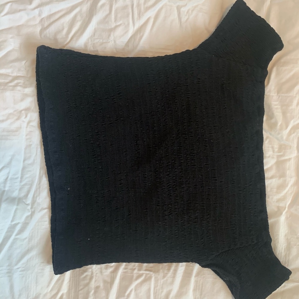brandy Melville off the shoulder shirt sleeve